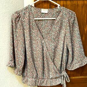 Sienna sky women’s size S V-neck blouse shirt top